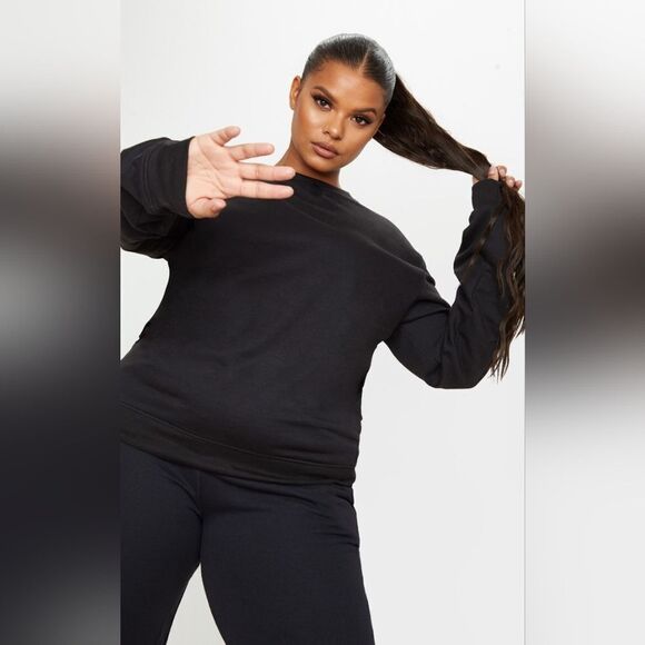 PrettyLittleThing Plus Black Ultimate Oversized Sweatshirt Size 16 in Black NWT - Picture 1 of 8